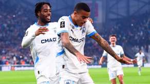lye Wahi et Mason Greenwood célébrant un but sous les couleurs de l'OM.