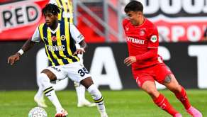 Manfred Ugalde (à droite), ici au duel sous les couleurs du Spartak Moscou.