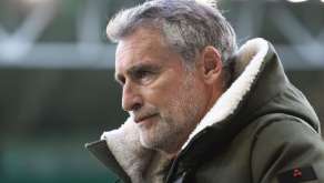 Olivier Dall'Oglio, bien au chaud dans son manteau
