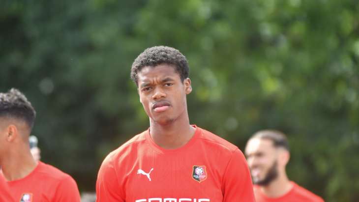 lyon signe omari !