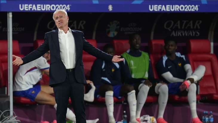 Didier Deschamps critiqué pour le style de jeu des Bleus