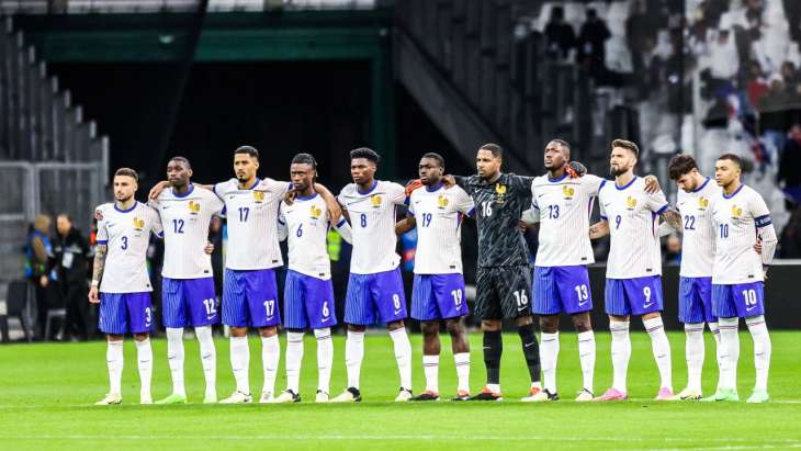 L'Equipe de France durant la Marseillais avant de jouer le Chili