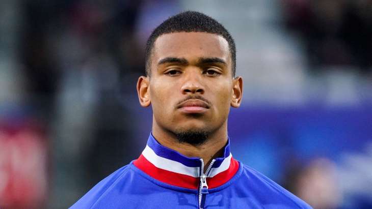 Guillaume Restes avec le survêtement de l'équipe de France