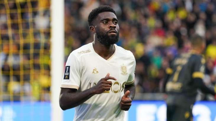 Jérémie Boga avec le maillot de l'OGC Nice