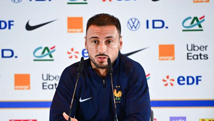 Jonathan Clauss, en conférence de presse avec les Bleus