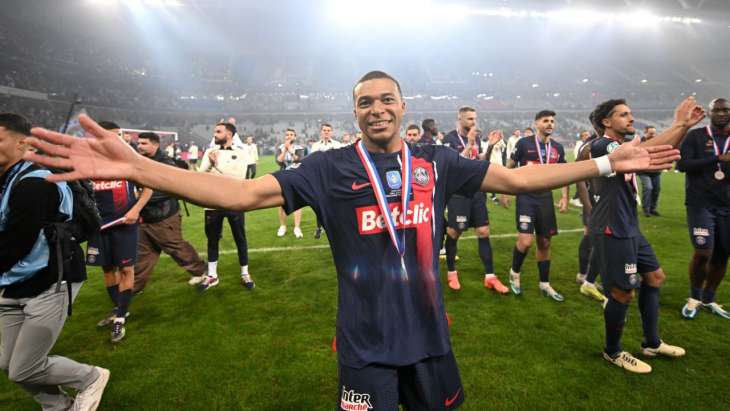 Kylian Mbappé, bras en croix pour sa der avec le maillot du PSG