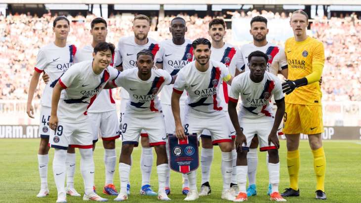 Le 11 du PSG pose