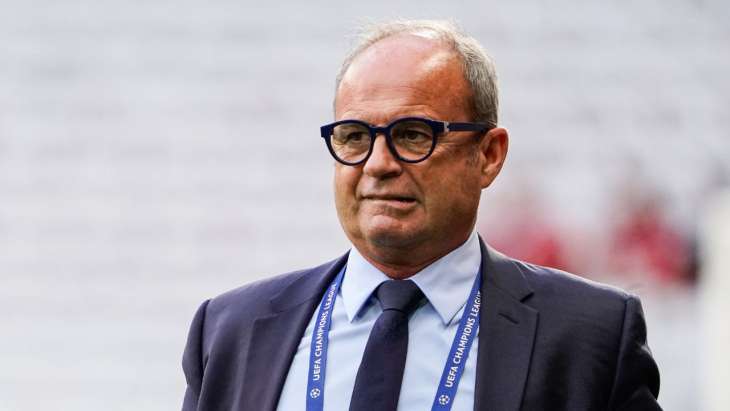Luis Campos en costard avant LOSC - PSG