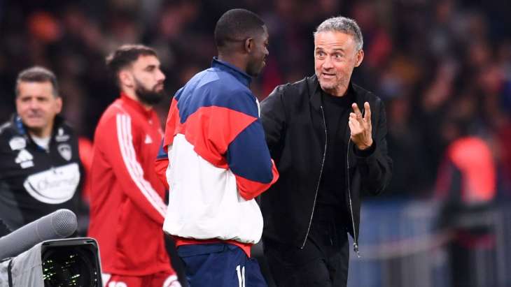 Luis Enrique en discussions avec Ousmane Dembélé