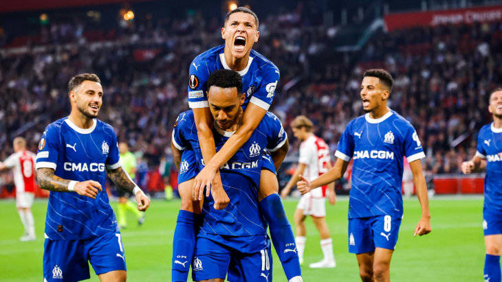 Hart et Aubameyang célèbrent un but avec l'OM