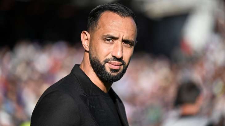 Mehdi Benatia sur le bord de la pelouse lors de TFC-OM
