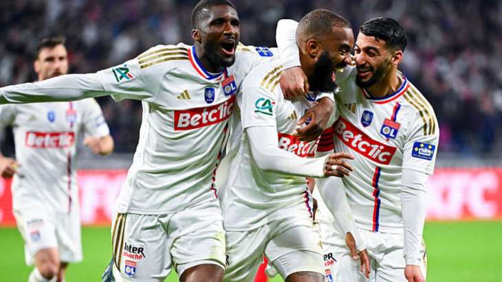 OL-Valenciennes-Lacazette-CDF-jpg
