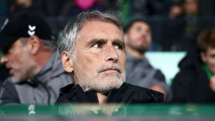 Olivier Dall'Oglio, inquiet, sur le banc de l'ASSE