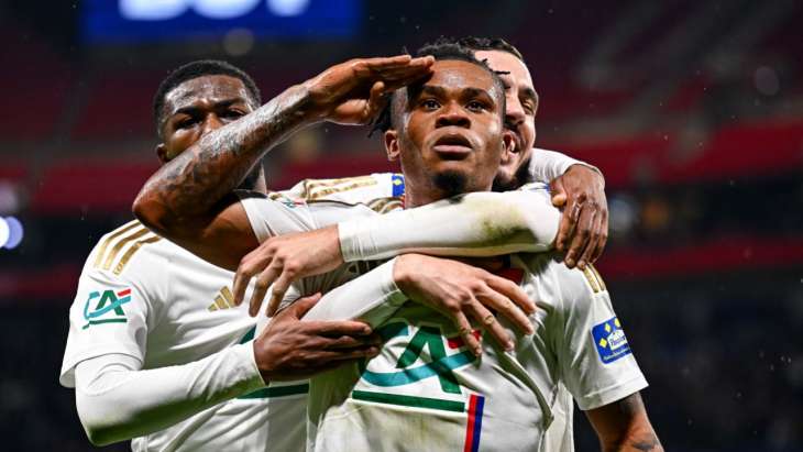 Orban Gift au garde à vous (OL)