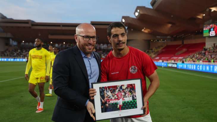 Thiago Scuro remet un cadre à Wissam Ben Yedder (Monaco)