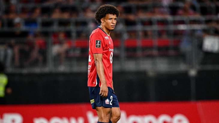 Tiago Santos sur le terrain avec le maillot du LOSC