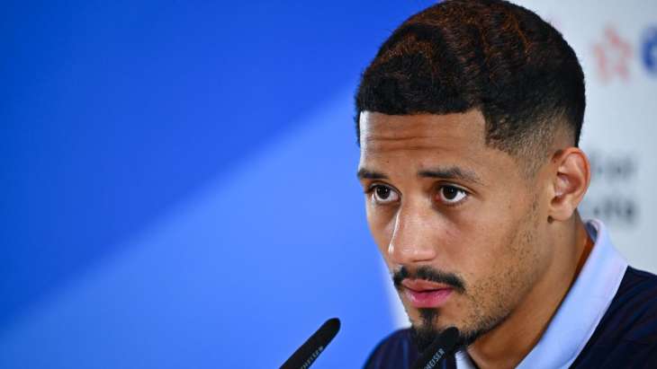 William Saliba en conférence de presse (France)