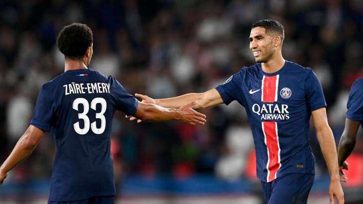Zaïre-Emery et Hakimi se tapent la main