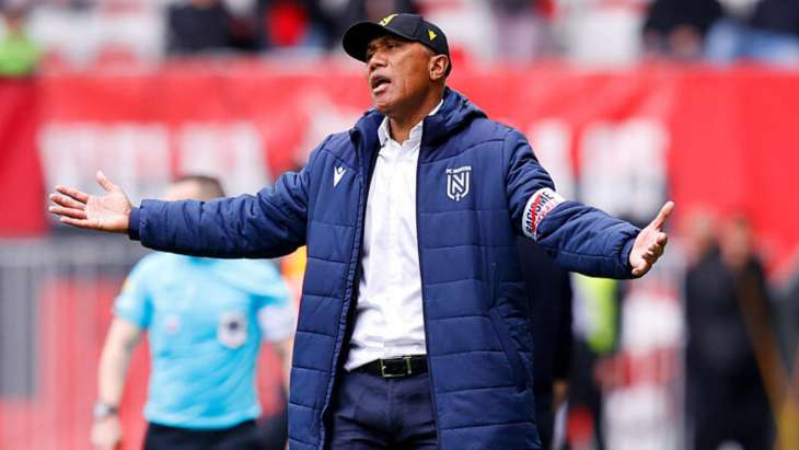 Antoine Kombouaré lors du match de Ligue 1 entre Nice et le FC Nantes.