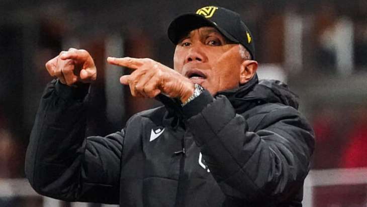 Antoine Kombouaré donnant ses consignes lors d'un match du FC Nantes.