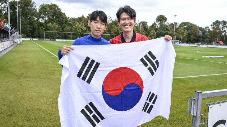 Hyun-seok #Hong avec le maillot de la Corée