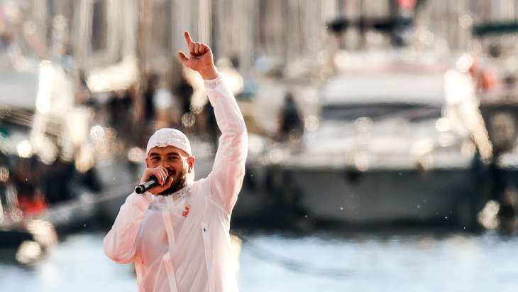 Jul lors de la flamme olympique à Marseille