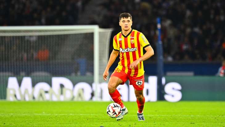 Khusanov lors de PSG vs. Lens