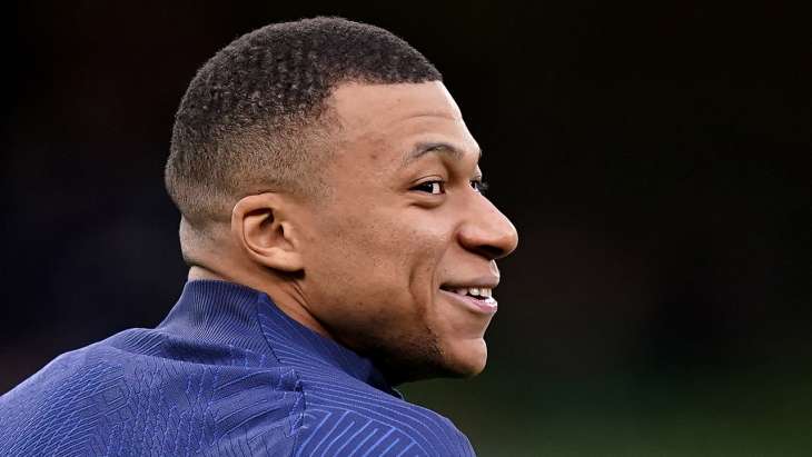 kylian mbappe psg sourire 230723