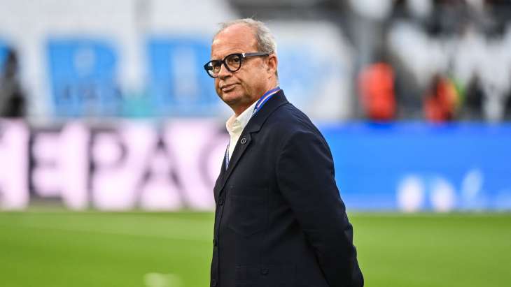 Le directeur sportif du PSG, Luis CAMPOS, avant le match de Ligue 1 McDonald's entre l'Olympique de Marseille et le Paris Saint-Germain FC au Stade Vélodrome.