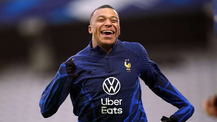 mbappe france rigole entrainement