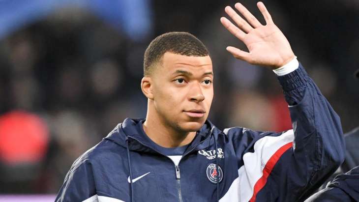 mbappe salue psg training