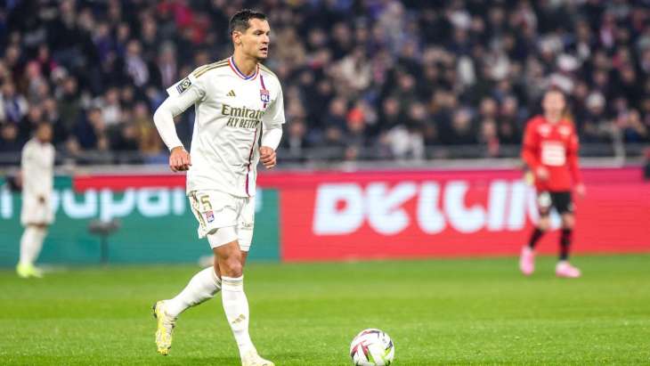 mercato-ol-deux-défenseurs-poussés-vers-la-sortie