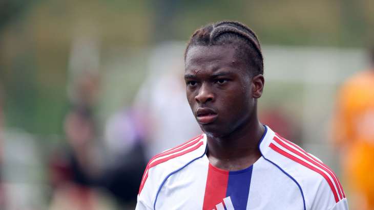 Enzo Molebe va rester à l'OL