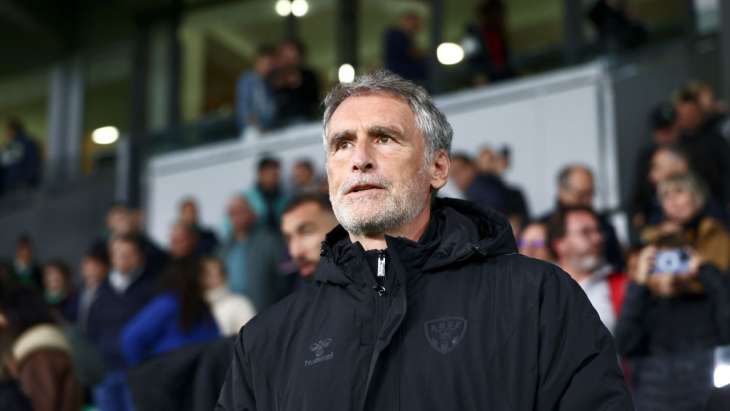 Olivier Dall'Oglio, manteau noir ASSE