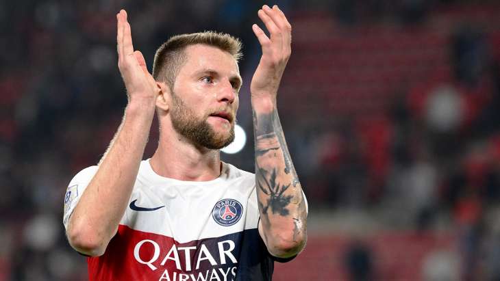 skiniar psg applaudit