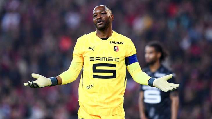 Steve Mandanda, le gardien de but de Rennes, lors d'un déplacement à Lille en Ligue 1.