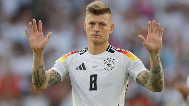toni-kroos-presente-ses-excuses-a-pedri